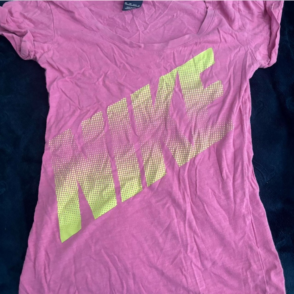 2000s Pink Nike Tee with Neon Yellowish/Green Graphic.